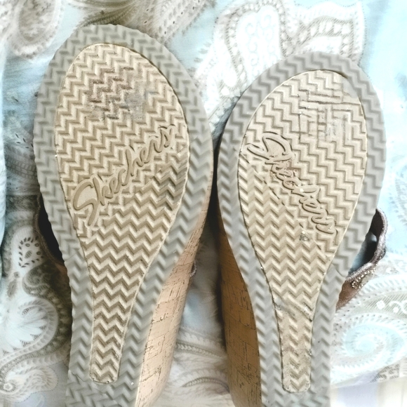 Luxe Foam Wedges - Picture 4 of 11